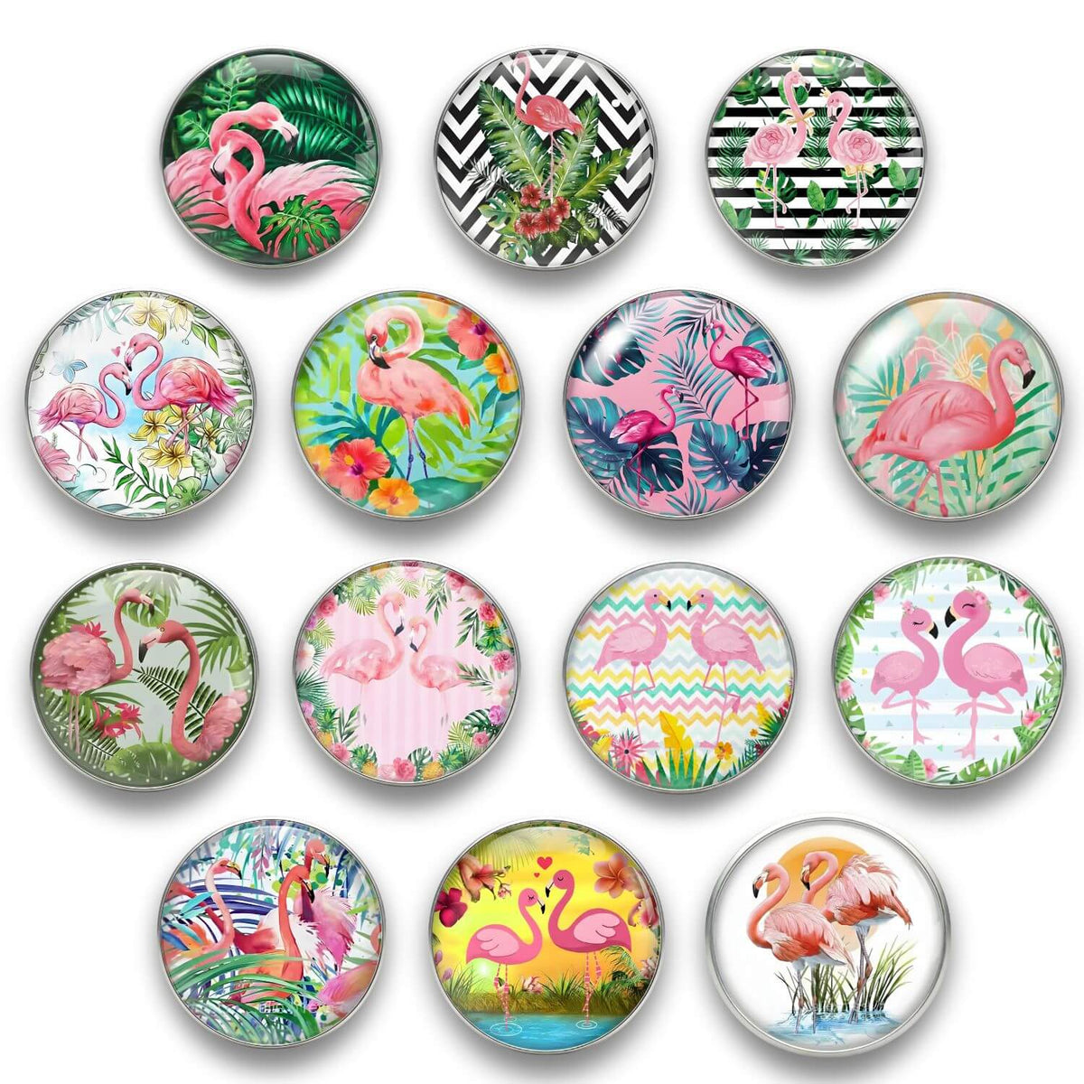 Übersicht der 14 Tropical Flamingo KLIQs 18mm Kollektion, mit runden Glas-Druckknöpfen in verschiedenen tropischen, floralen und geometrischen Mustern (z.B. Dschungel, Zick-Zack, Blumen, Palmen)